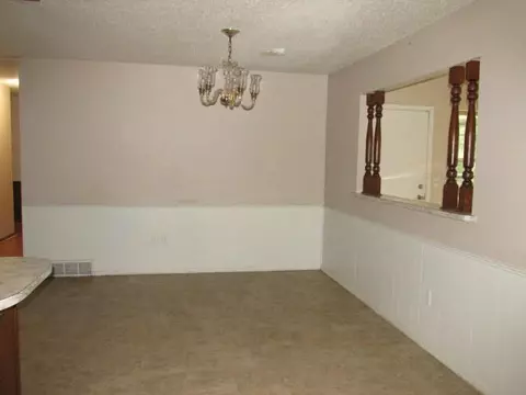 636 E 26th St, Edmond, OK 73013 photo 5