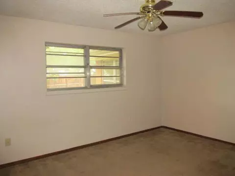 636 E 26th St, Edmond, OK 73013 photo 8