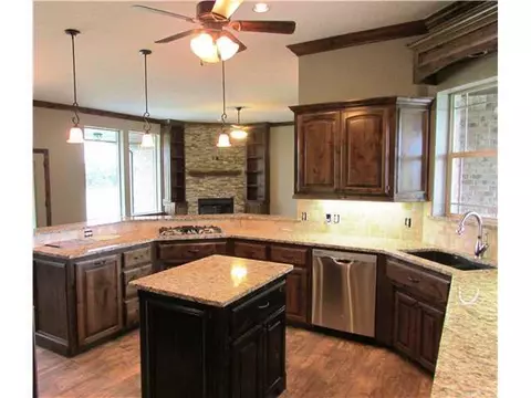 1009 Whispering Ridge Dr, Tuttle, OK 73089 photo 4
