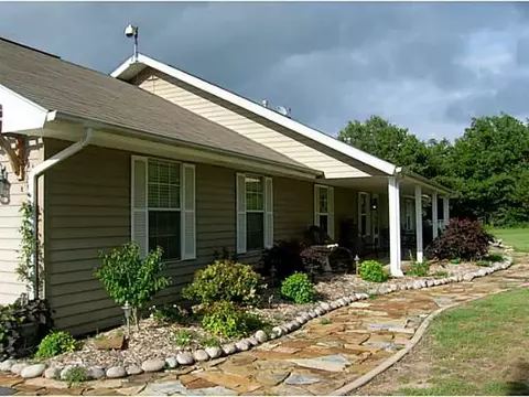 144 Shannon Dr, Mcloud, OK 74851 photo 3