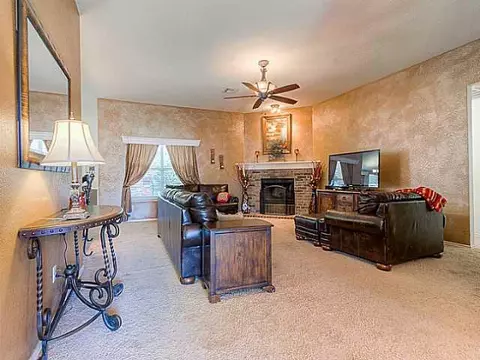 812 SE 38th, Moore, OK 73160 photo 3