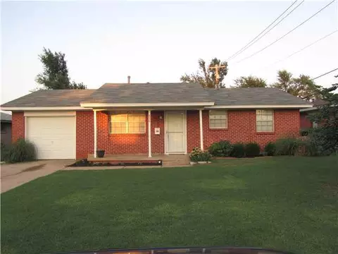 608 Baer Dr, Moore, OK 73160 photo 1