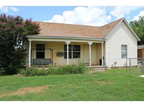 601 E 4th St, Stroud, OK 74079 photo 1