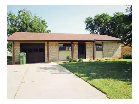 203 E Willow Pl, Yukon, OK 73099 photo 1