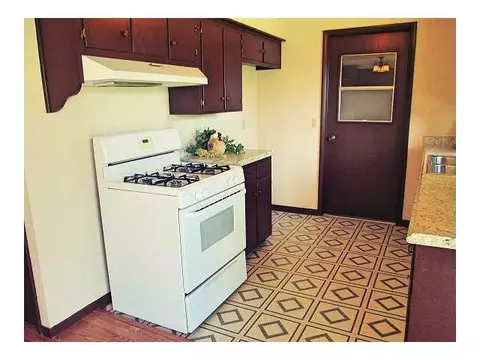 203 E Willow Pl, Yukon, OK 73099 photo 9