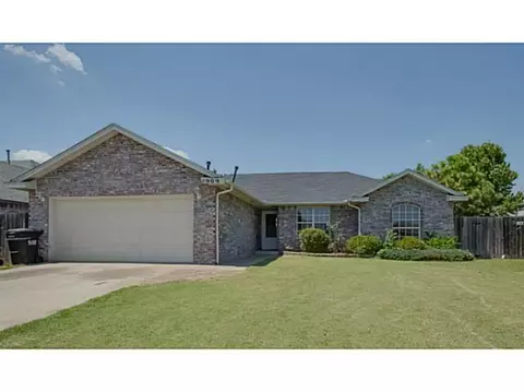 1909 Bluegrass Ct, Moore, OK 73160 photo 1