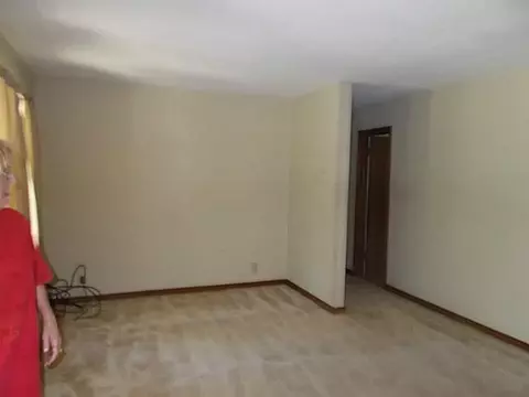 418 E Maple St, Tecumseh, OK 74873 photo 2