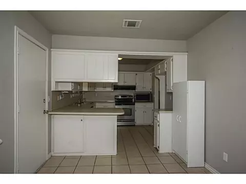 517 Post Oak Ln, Moore, OK 73160 photo 5