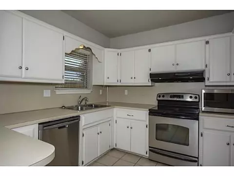 517 Post Oak Ln, Moore, OK 73160 photo 6