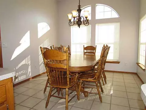 2096 Teal Holw, Tuttle, OK 73089 photo 6