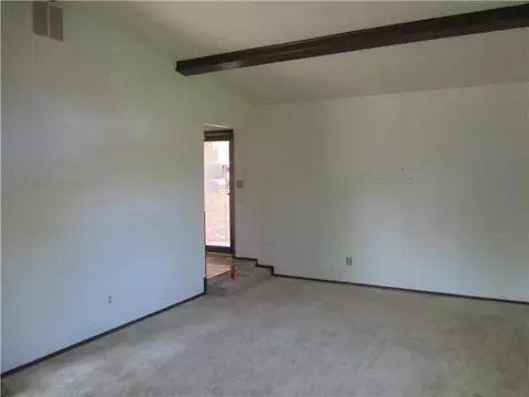 208 E Willow Pl, Yukon, OK 73099 photo 4