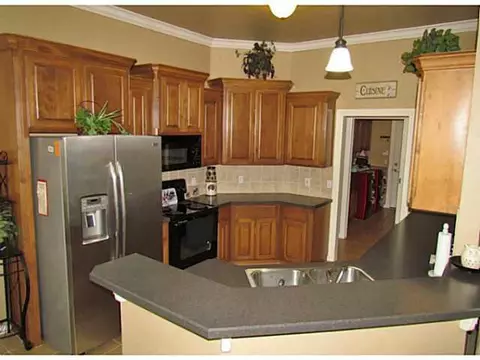 2505 Thomas Dr, Moore, OK 73160 photo 4