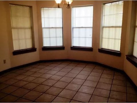 2314 Walnut Dr, Tuttle, OK 73089 photo 5