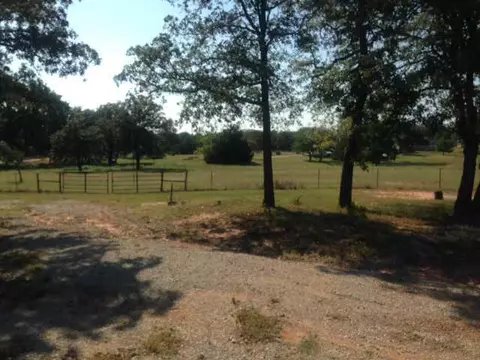 10401 E Tecumseh Rd, Norman, OK 73026 photo 3