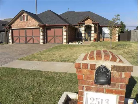 2513 Thomas Dr, Moore, OK 73160 photo 1