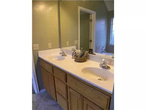 2513 Thomas Dr, Moore, OK 73160 photo 10