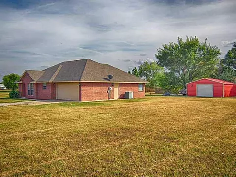2005 County Rd 1213, Tuttle, OK 73089 photo 2