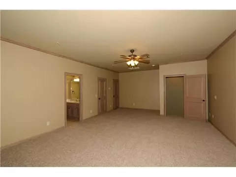 2425 Cheval Pointe Dr, Edmond, OK 73034 photo 16