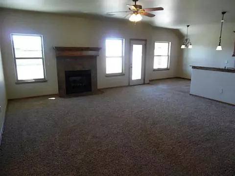 913 Ridgeway Dr, Moore, OK 73160 photo 3