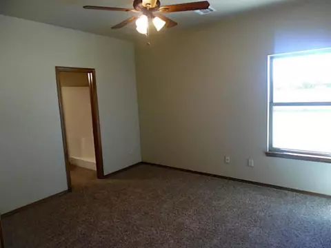 913 Ridgeway Dr, Moore, OK 73160 photo 8