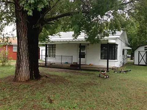 110 S Shannon, Wayne, OK 73095 photo 3