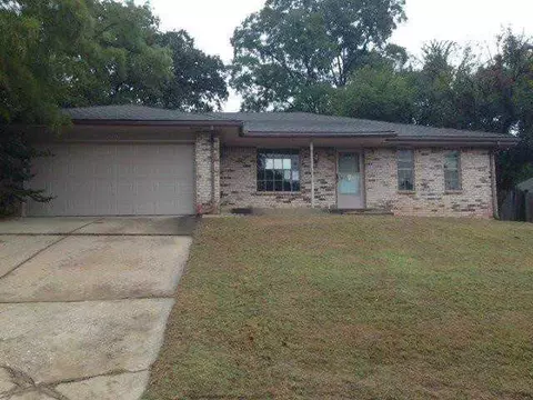 1401 Devonshire Ct, Edmond, OK 73034 photo 1