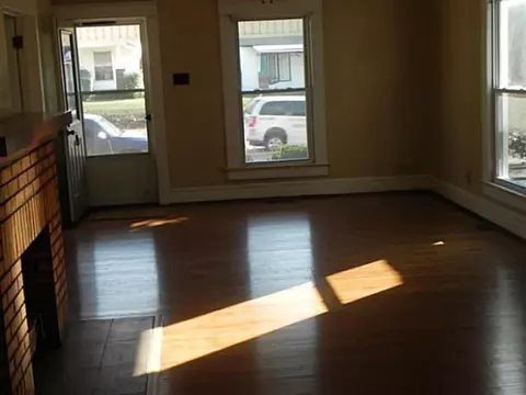806 E Harrison, Guthrie, OK 73044 photo 3