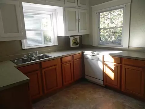 806 E Harrison, Guthrie, OK 73044 photo 2