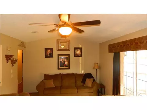 624 Fire Light Dr, Moore, OK 73160 photo 4
