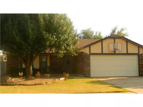 624 Fire Light Dr, Moore, OK 73160 photo 1