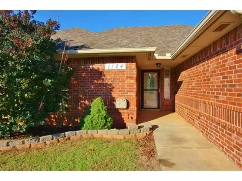 1124 Bridgeview Ln, Tuttle, OK 73089 photo 2