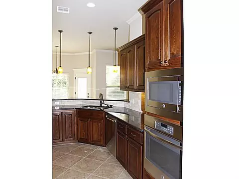 717 Cedar Springs Dr, Tuttle, OK 73089 photo 11