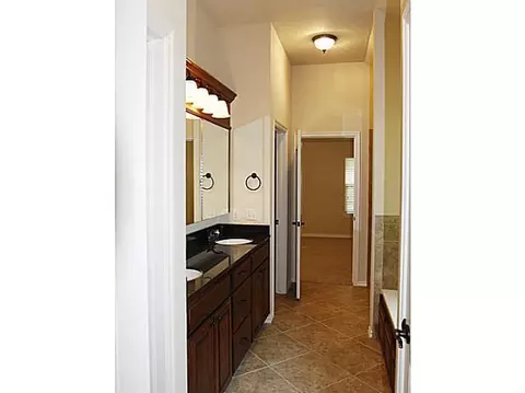 717 Cedar Springs Dr, Tuttle, OK 73089 photo 15