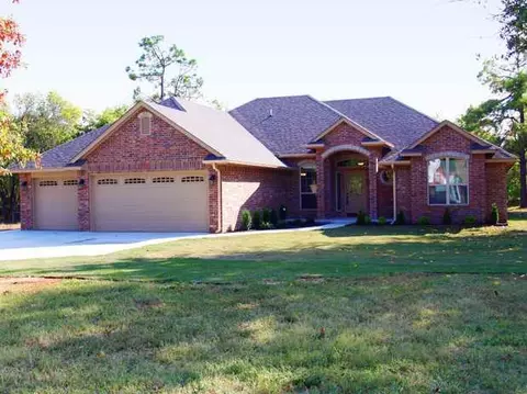 717 Cedar Springs Dr, Tuttle, OK 73089 photo 1