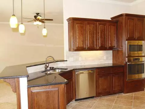 717 Cedar Springs Dr, Tuttle, OK 73089 photo 7