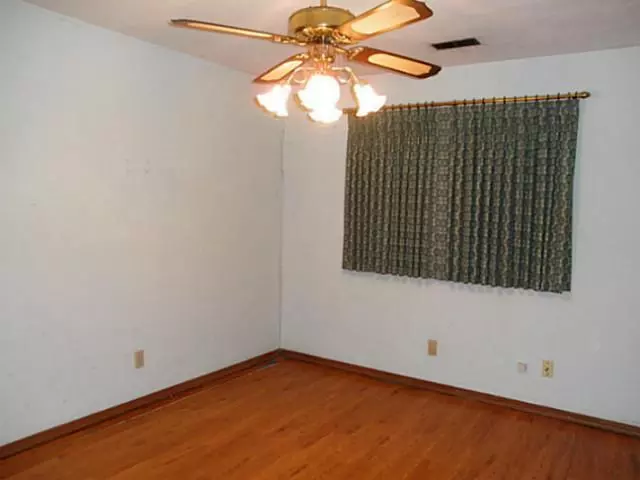  7901 S Country Club Dr, Oklahoma City, OK 73159 photo 18