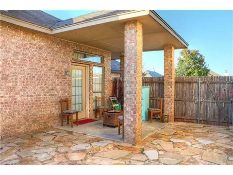 1104 SW 25, Moore, OK 73170 photo 15