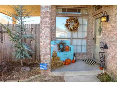 1104 SW 25, Moore, OK 73170 photo 2