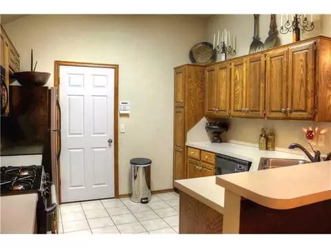 1104 SW 25, Moore, OK 73170 photo 8