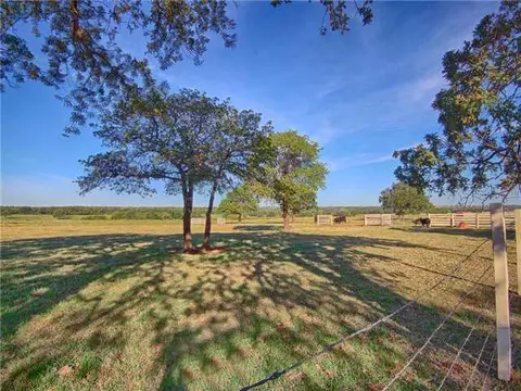 5100 E Seward, Guthrie, OK 73044 photo 2