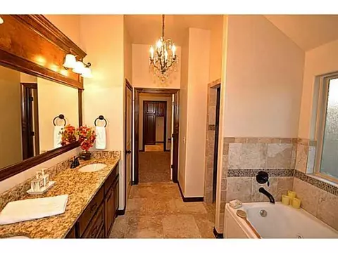 2500 NE 13th, Moore, OK 73160 photo 8