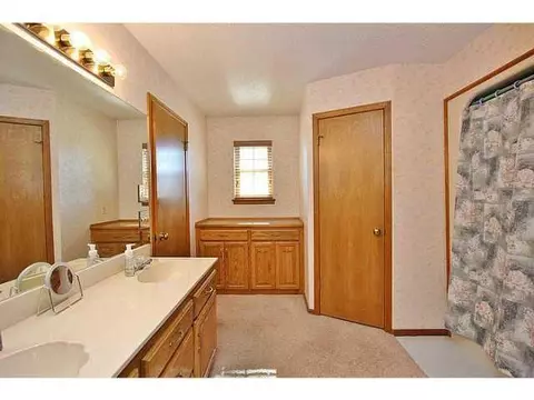 136 E Olympic Dr, Yukon, OK 73099 photo 12