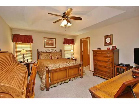 136 E Olympic Dr, Yukon, OK 73099 photo 11