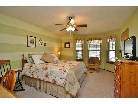 136 E Olympic Dr, Yukon, OK 73099 photo 13