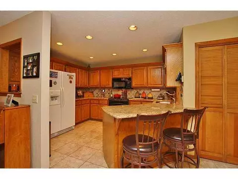 136 E Olympic Dr, Yukon, OK 73099 photo 6