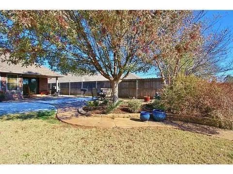 136 E Olympic Dr, Yukon, OK 73099 photo 18