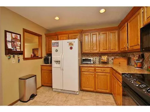 136 E Olympic Dr, Yukon, OK 73099 photo 8