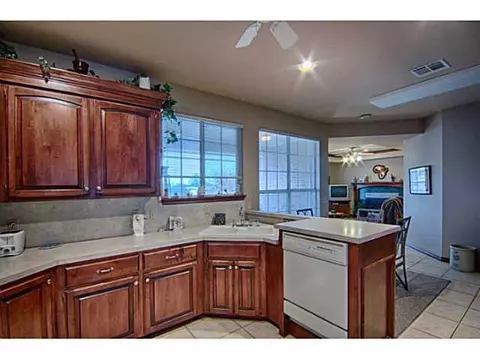 316 Scottie Dr, Tuttle, OK 73089 photo 10