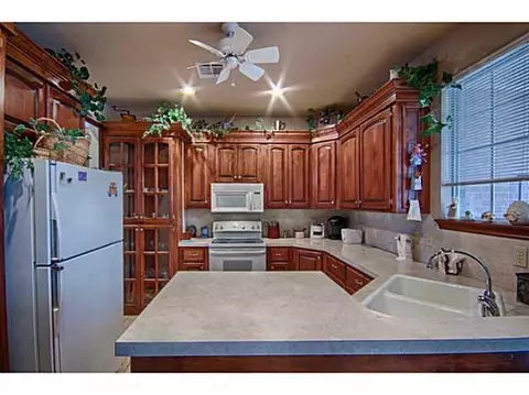 316 Scottie Dr, Tuttle, OK 73089 photo 9