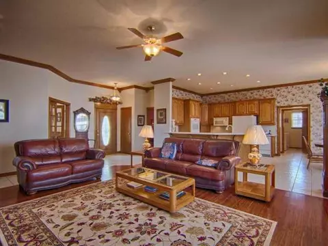 400 E Ponderosa Dr, Tuttle, OK 73089 photo 3
